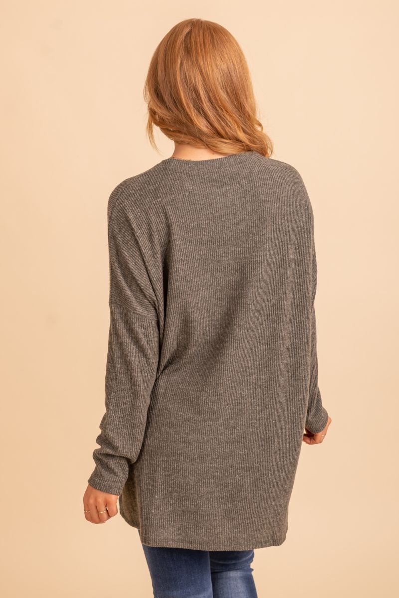 womans long sleeve gray ribbed sweater