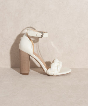 White classy heel with braided toe strap 