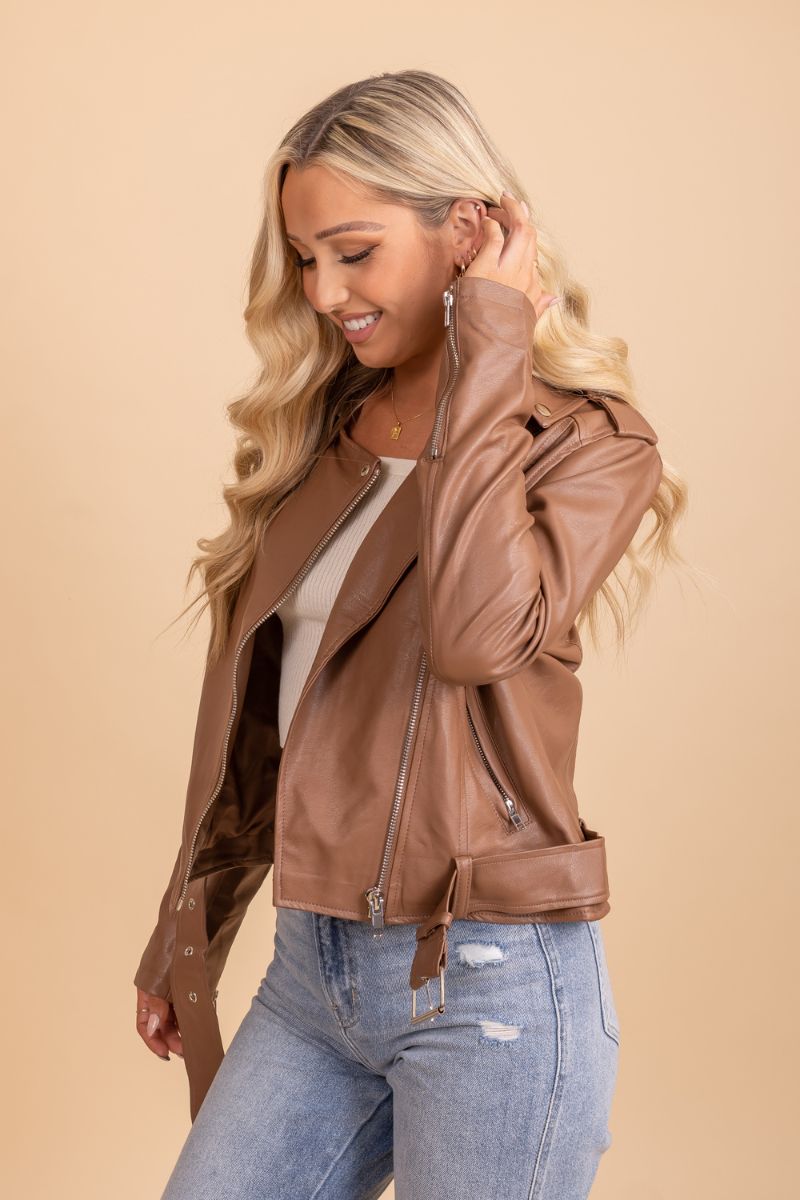 Zip up front buckle brown leather jacket