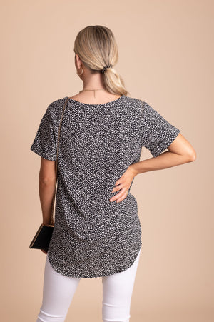 black and white patterned boutique blouse