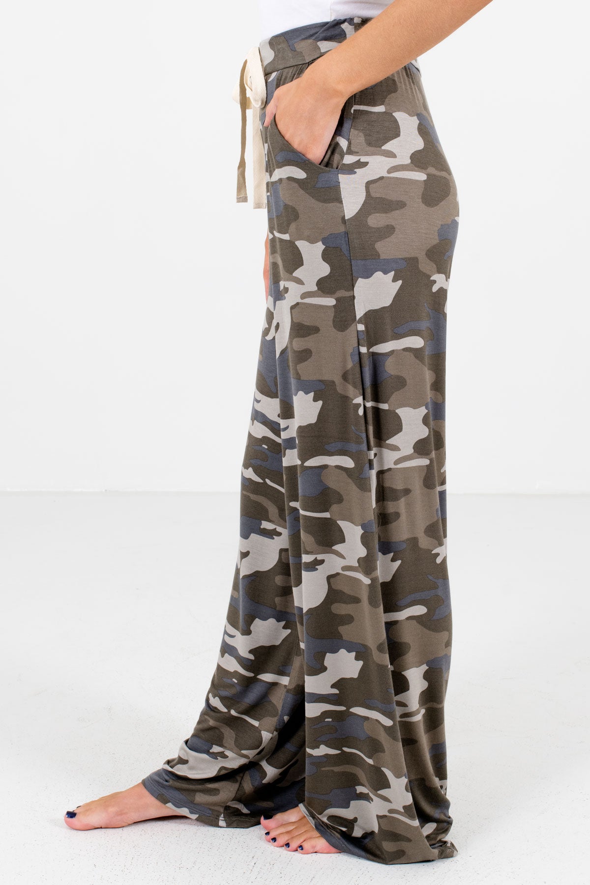 Green Flowy Silhouette Boutique Camouflage Pants for Women