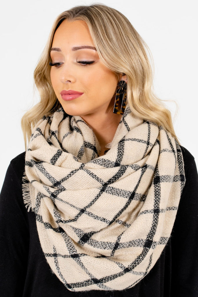 Black and beige store scarf