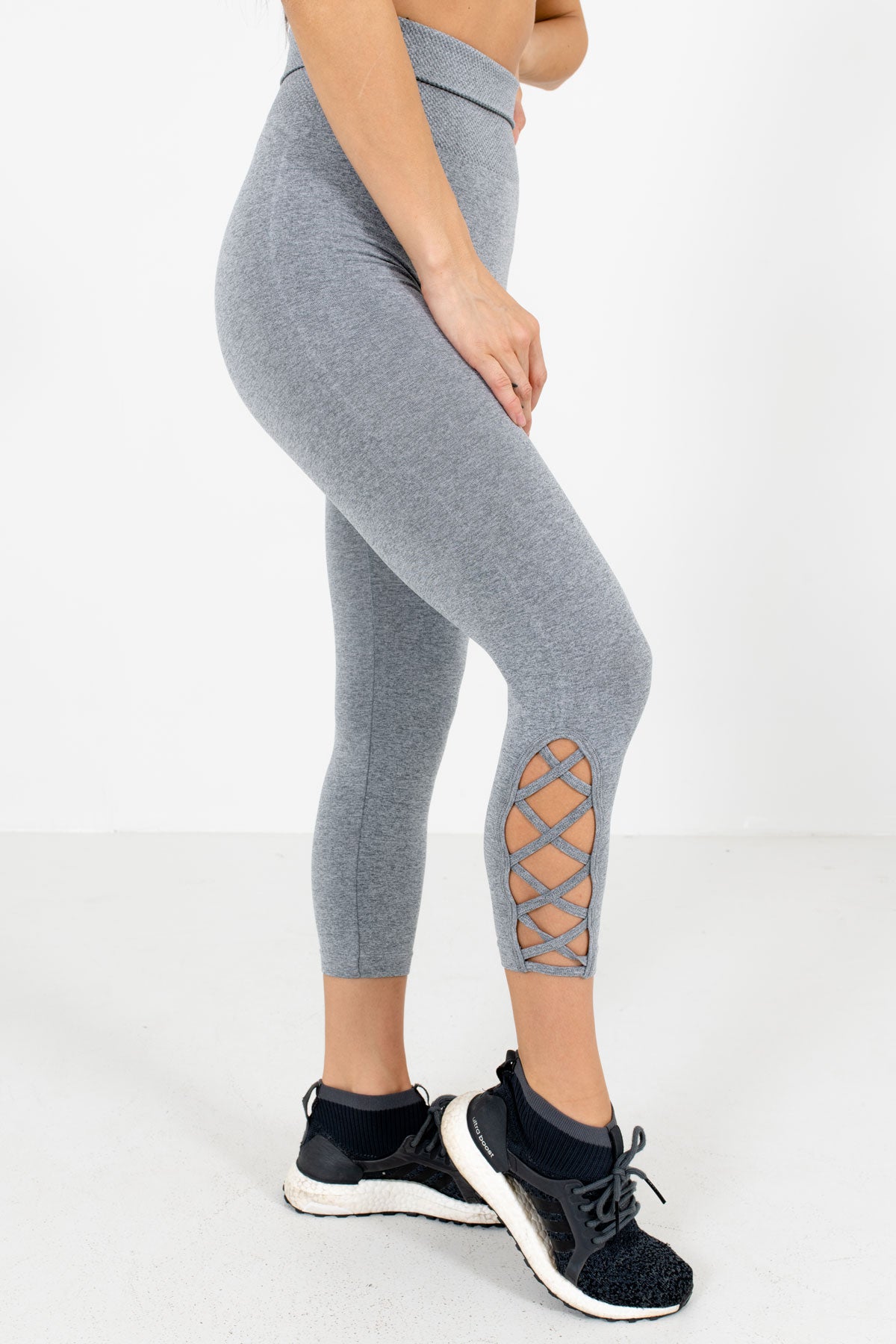 Ash Grey Yoga Capri Leggings, Solid Color Mid-Calf Length Activewear For  Women-Made in USA/EU, Heidikimurart Limited