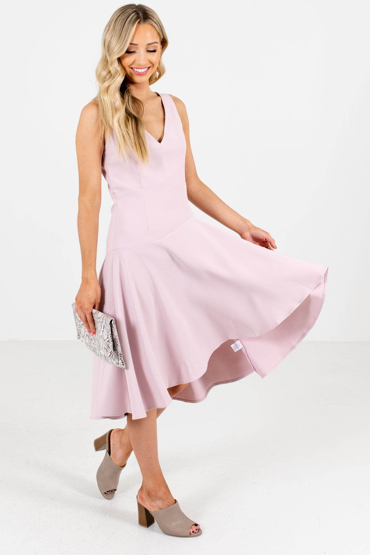 Women's Blush Pink V-Neckline Boutique  Knee-Length Dress