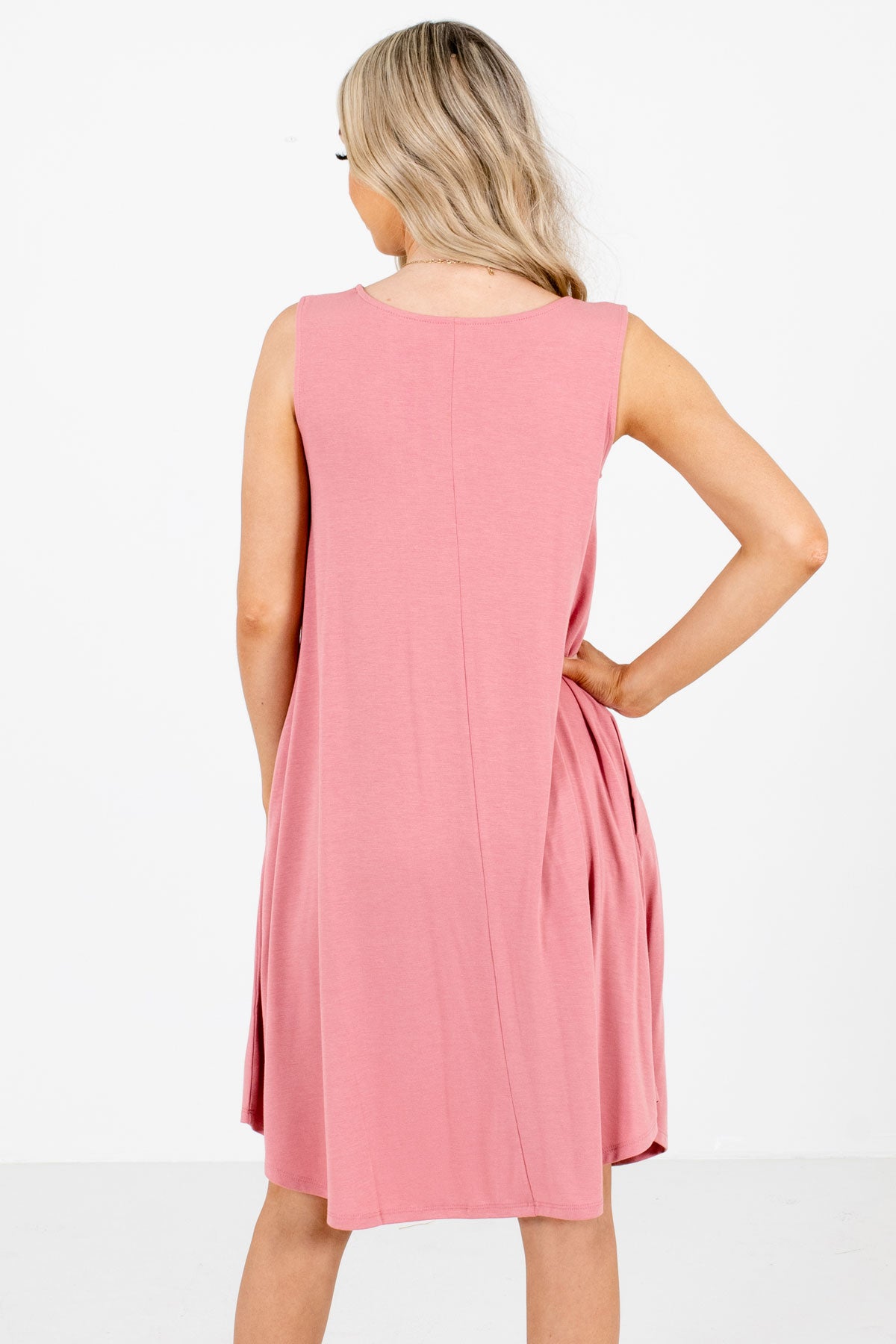 Women's Pink Round Neckline Boutique Knee-Length Dress