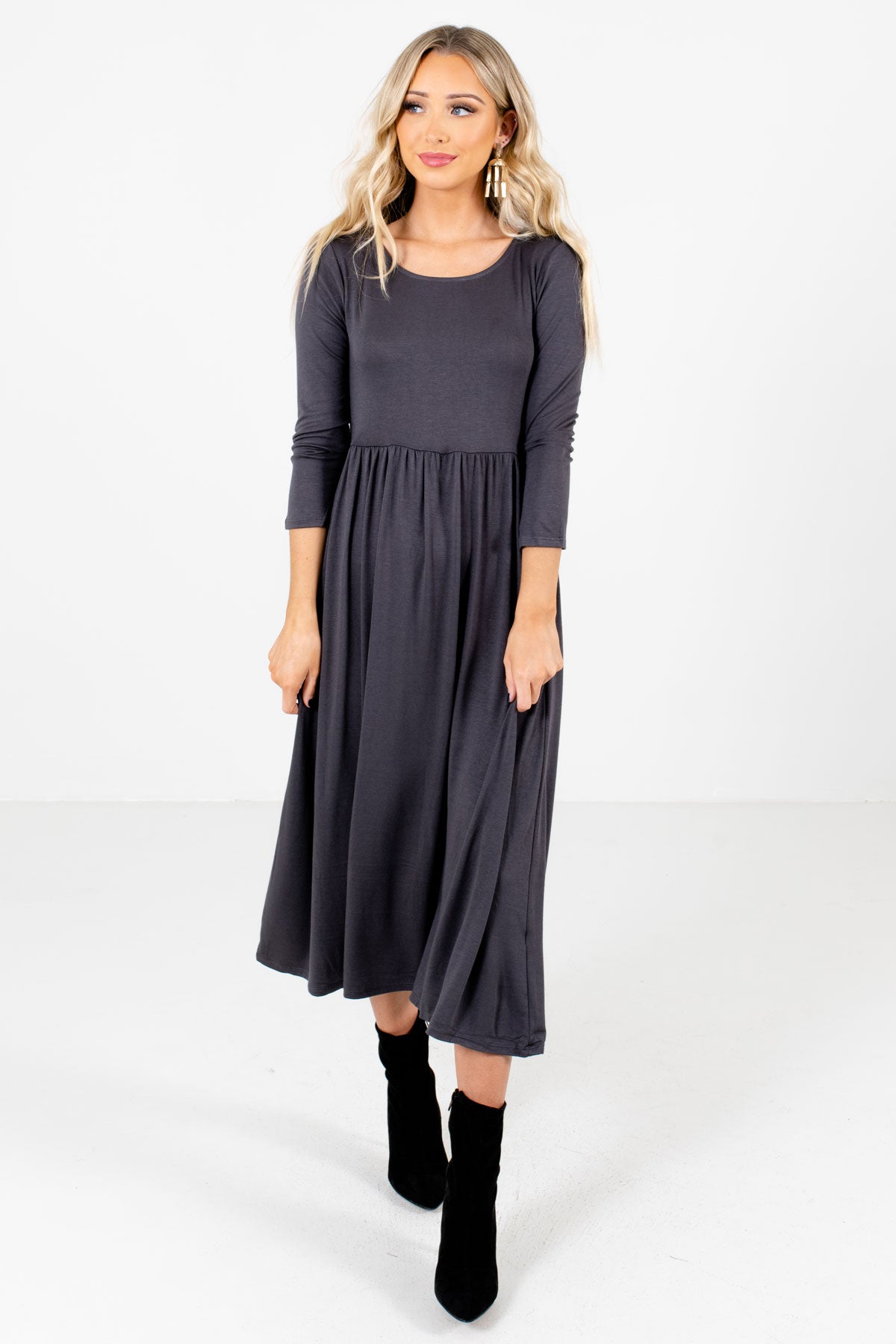 Women’s Gray Flowy Silhouette Boutique Midi Dress