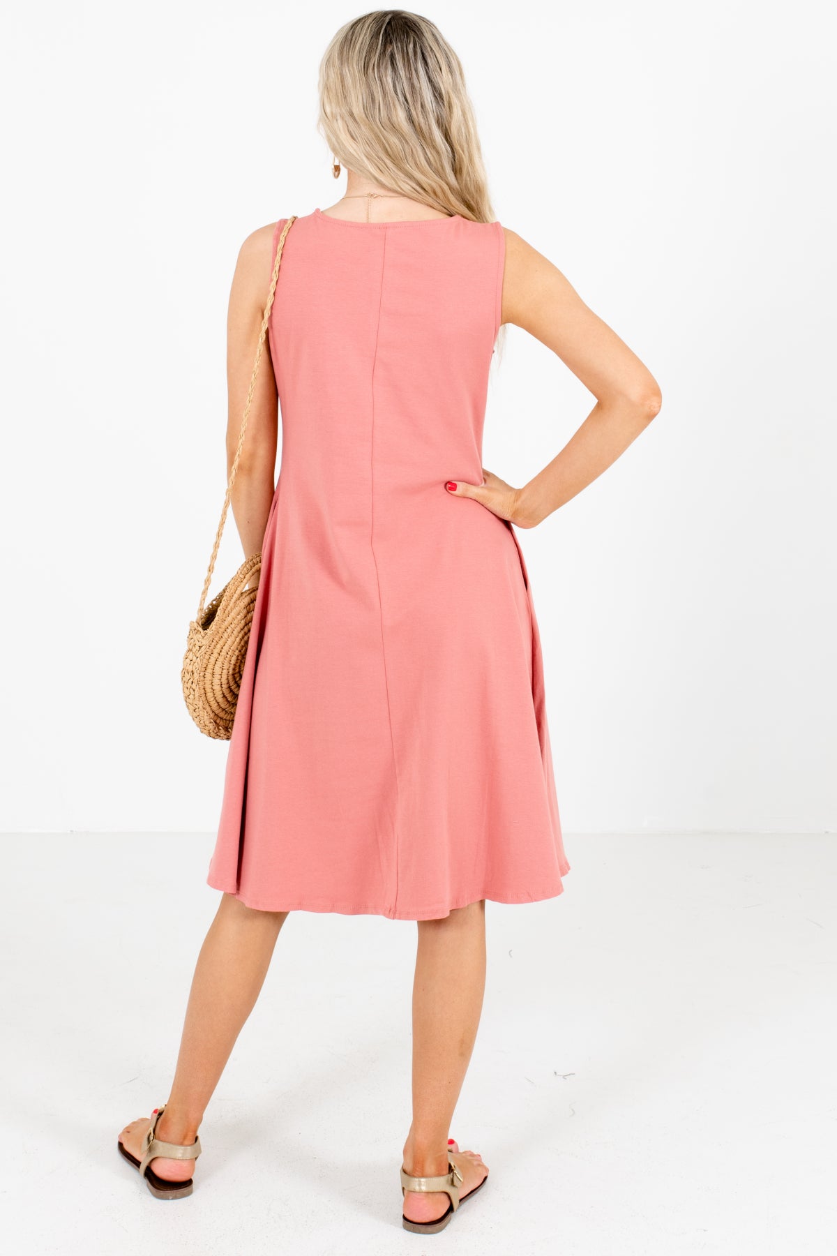 Women's Pink Round Neckline Boutique Knee-Length Dress