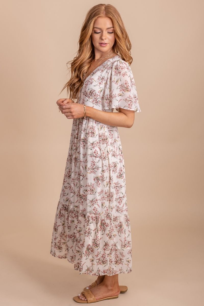 Women's maxi dress with buttons and flowy sleeves