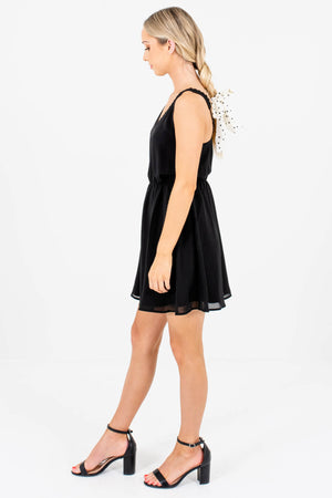 Black Scalloped Detailed V-Neckline Boutique Mini Dress