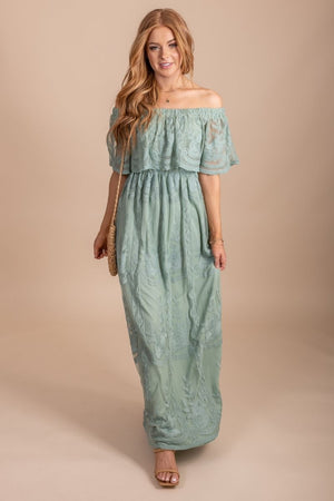 Light green boutique maxi dress with with lace overlay