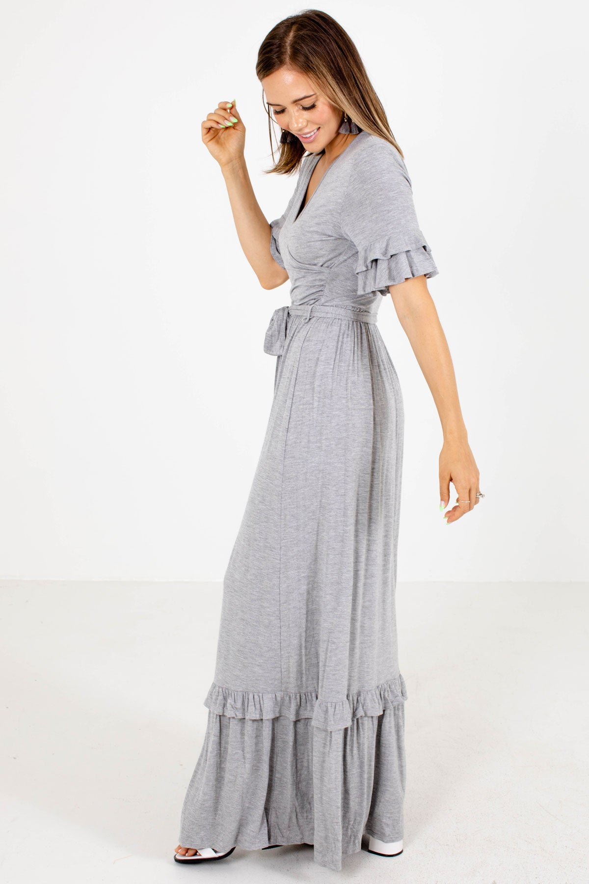 Women's Gray V-Neckline Boutique Maxi Dress