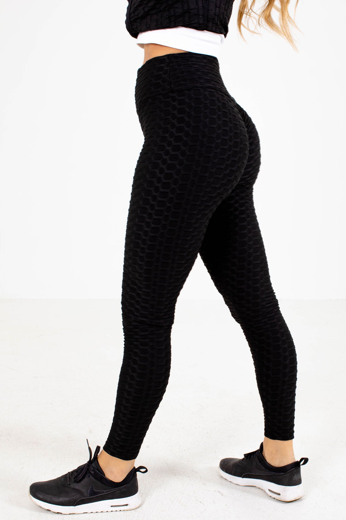 Women's Textured Leggings in Black