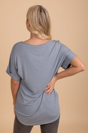 short sleeve blue gray rounded hem top