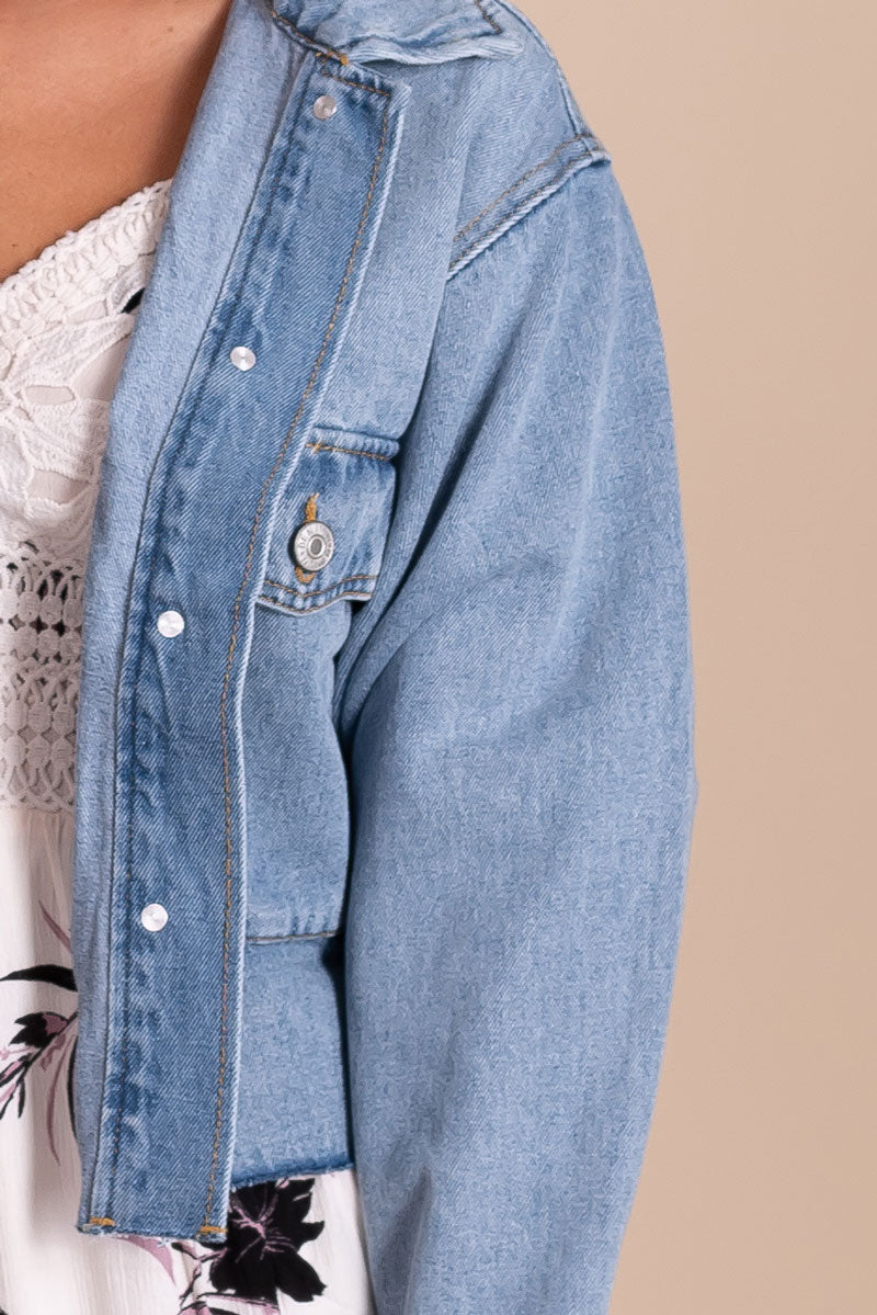 Trendy Denim Jacket with Buttons and Pocket