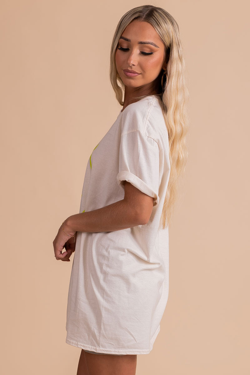 women's smiley graphic tee for summer